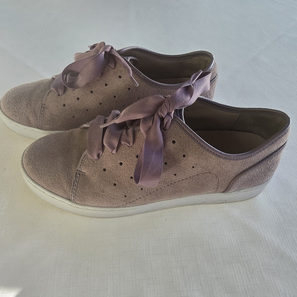 Vionic Pink Sneakers 7.5